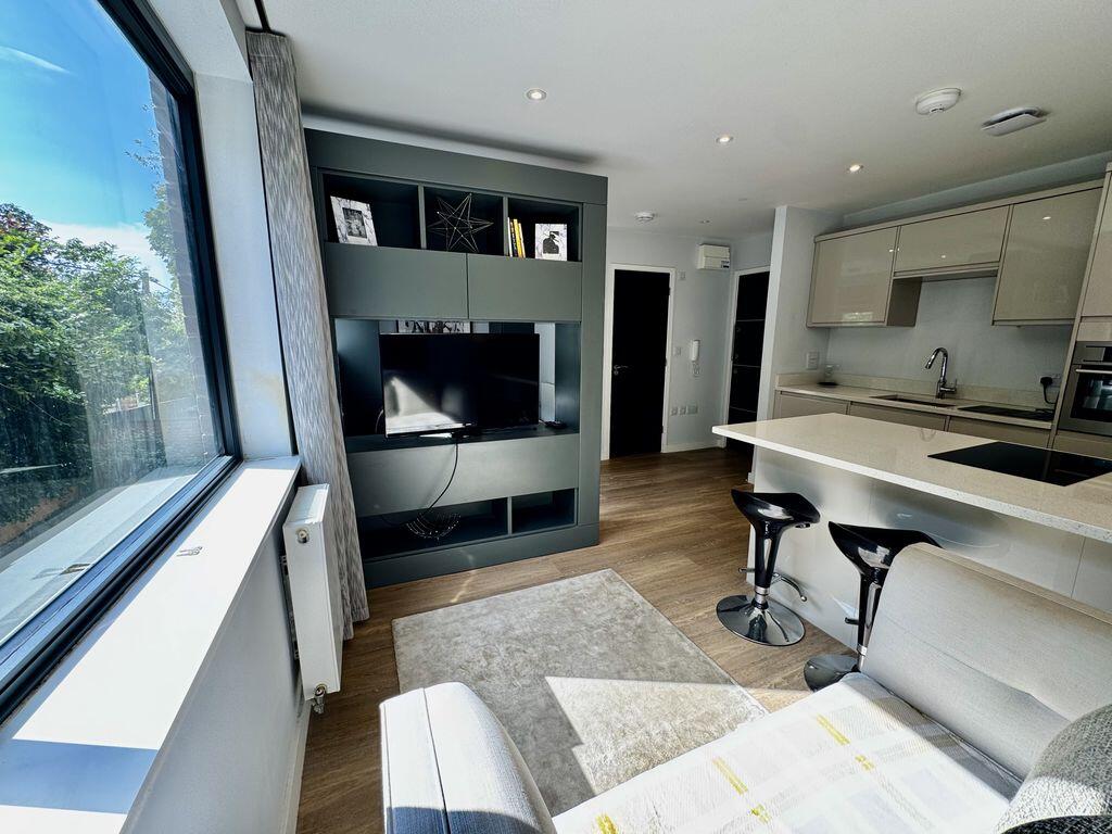 1-bed flat on Lincoln House, Brookfield Road, £170,000
