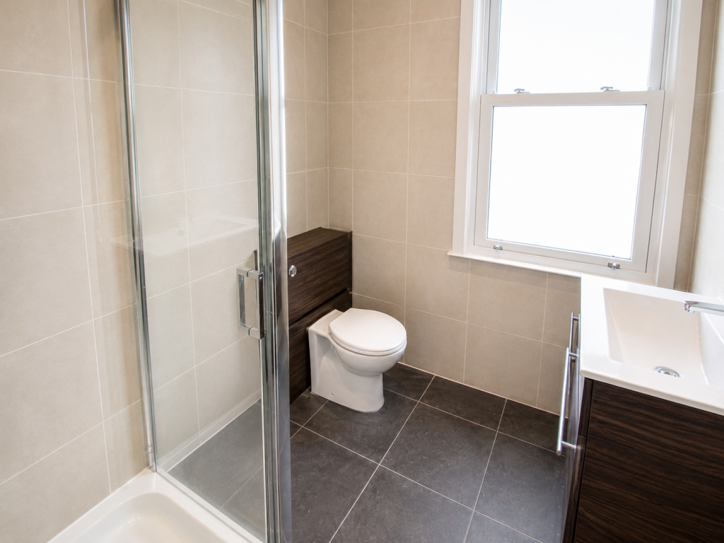 Apartment in Bromley, Farnborough Park - View 4