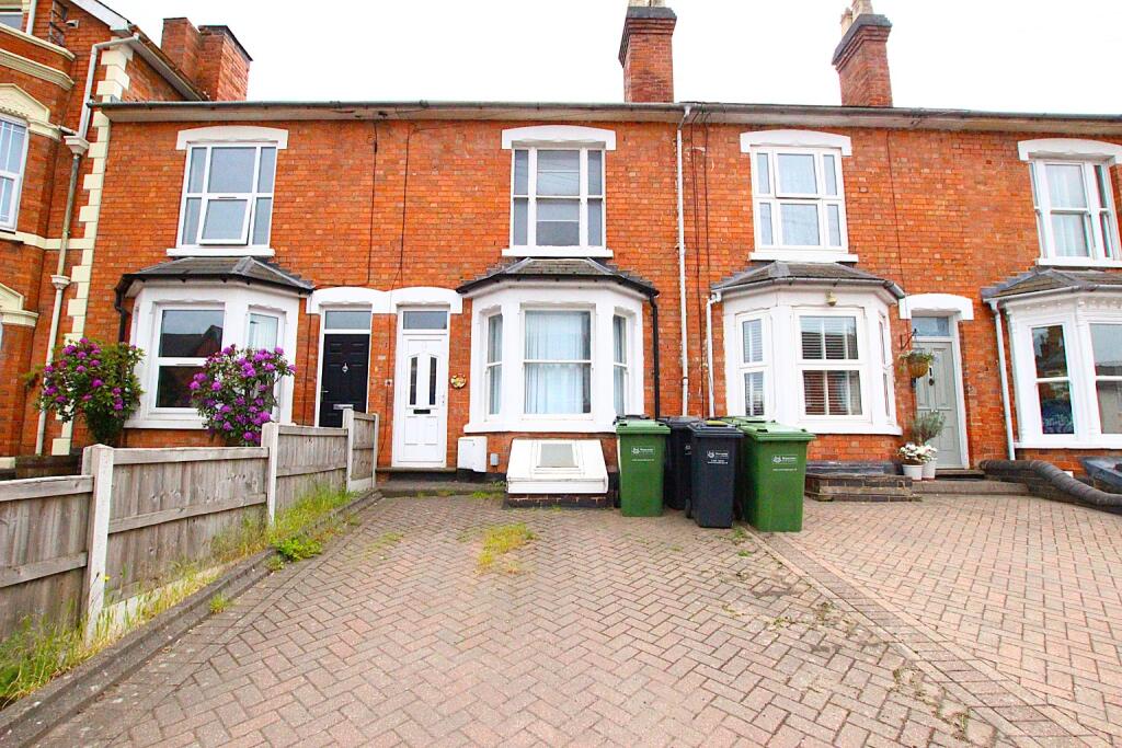 4-bed terraced on Bromyard Road, Worcester, Worcestershire, WR2 5BZ, £300,000