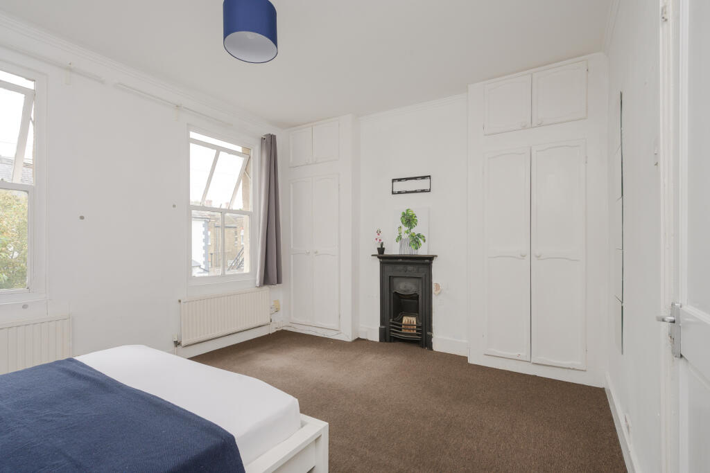 House in London - View 3