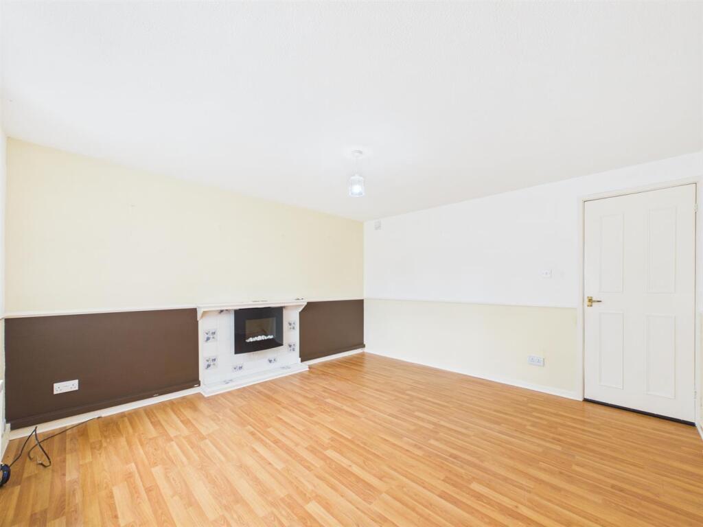 Apartment in North Tyneside, Chirton - View 3
