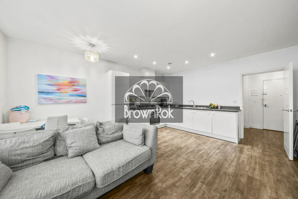 Apartment in Enfield - View 3