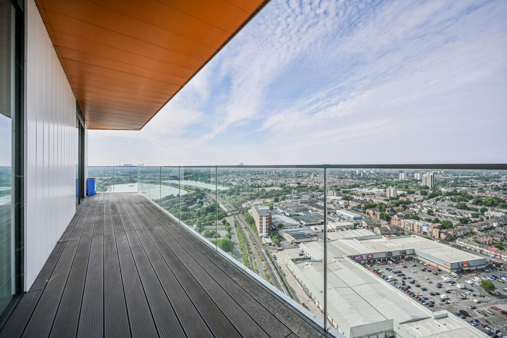 Apartment in London - More