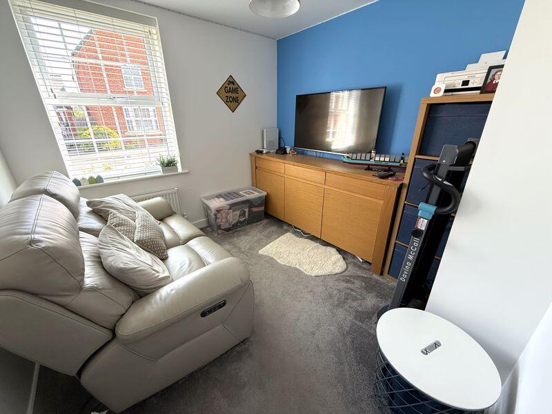 4 bed detached - Dragonfly Close, Frome image 3