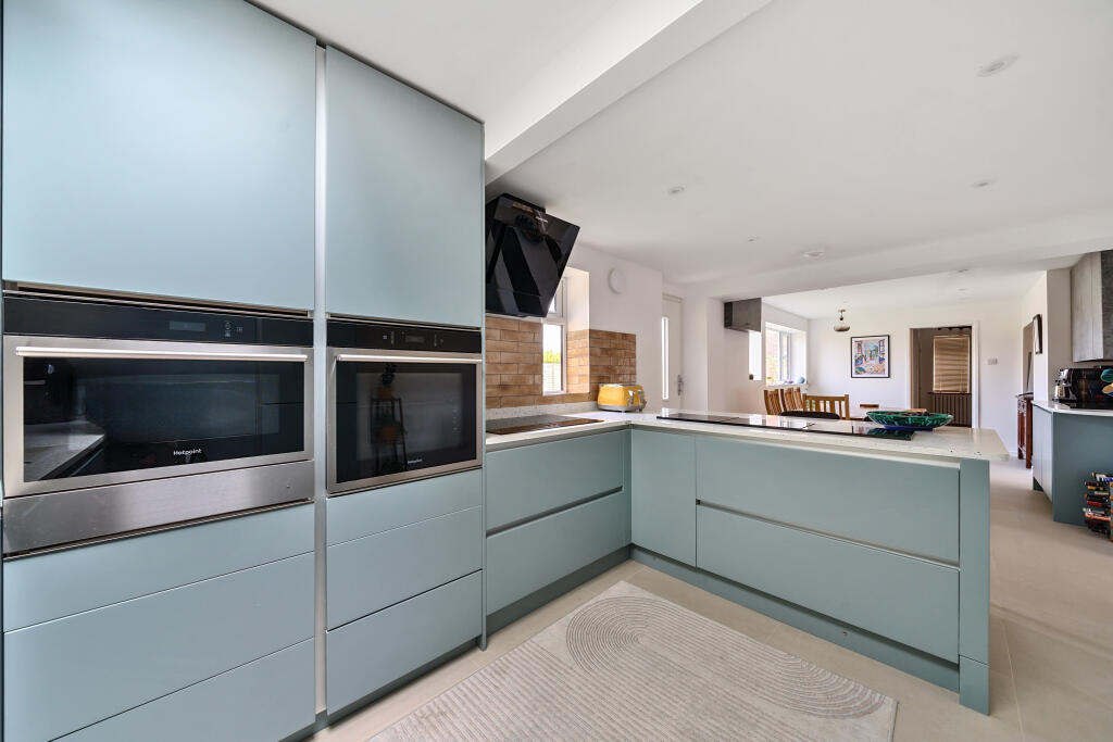 House in Winchester, Hampshire - More