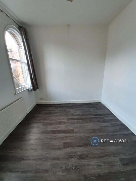 Apartment in Peterborough - More