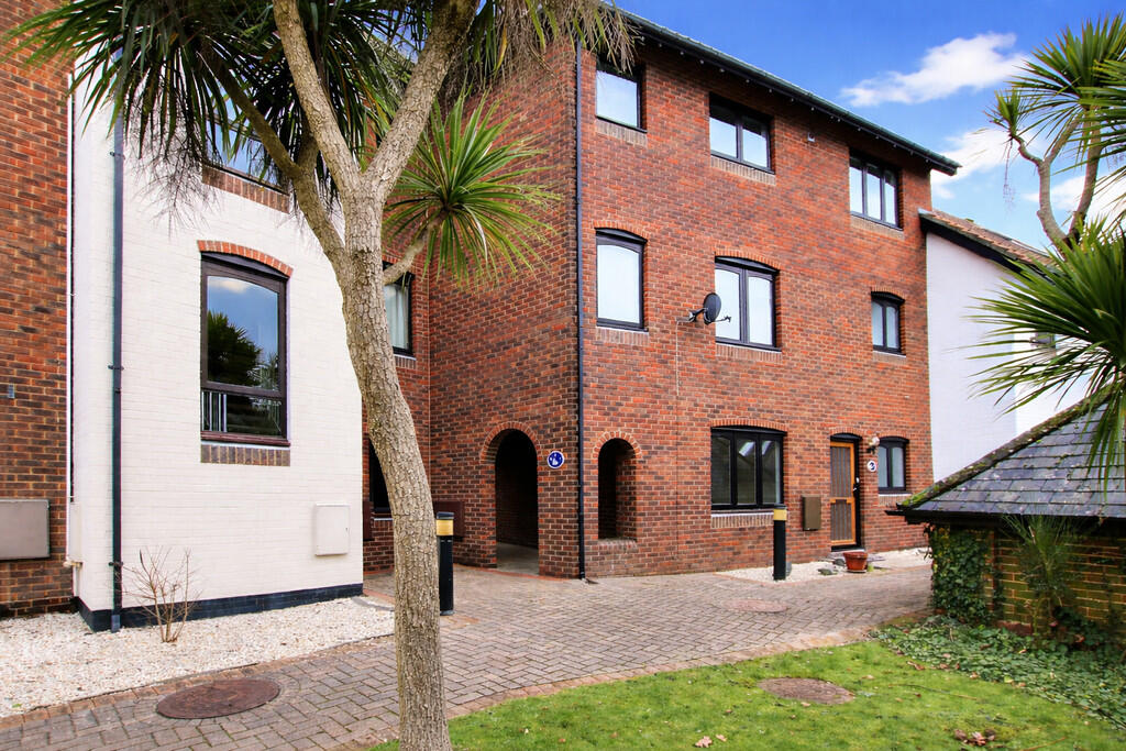 Main image of property: Endeavour Way, Hythe, Southampton