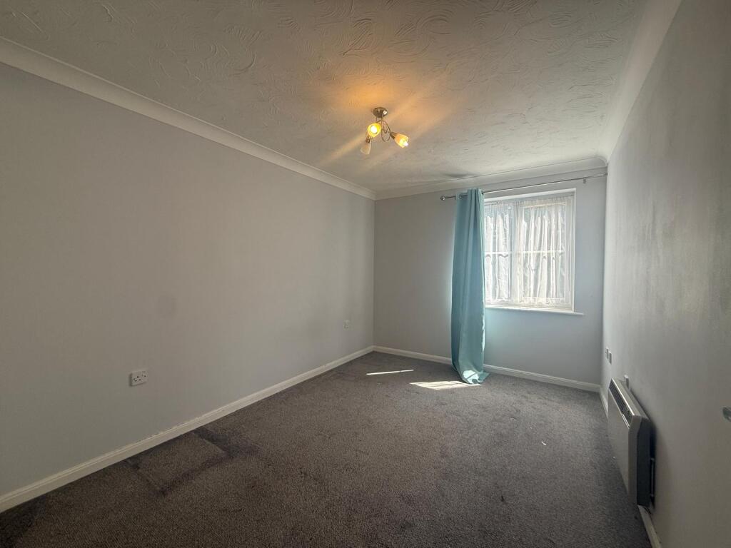 Apartment in Southampton - View 5