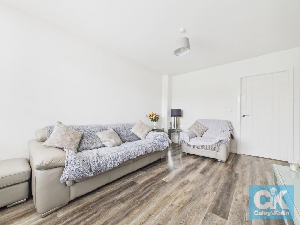 Willow Drive, Penkridge, Staffordshire, ST19 5FH photo 2