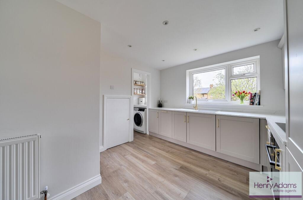 Cardew Road, Liss, GU33 - More