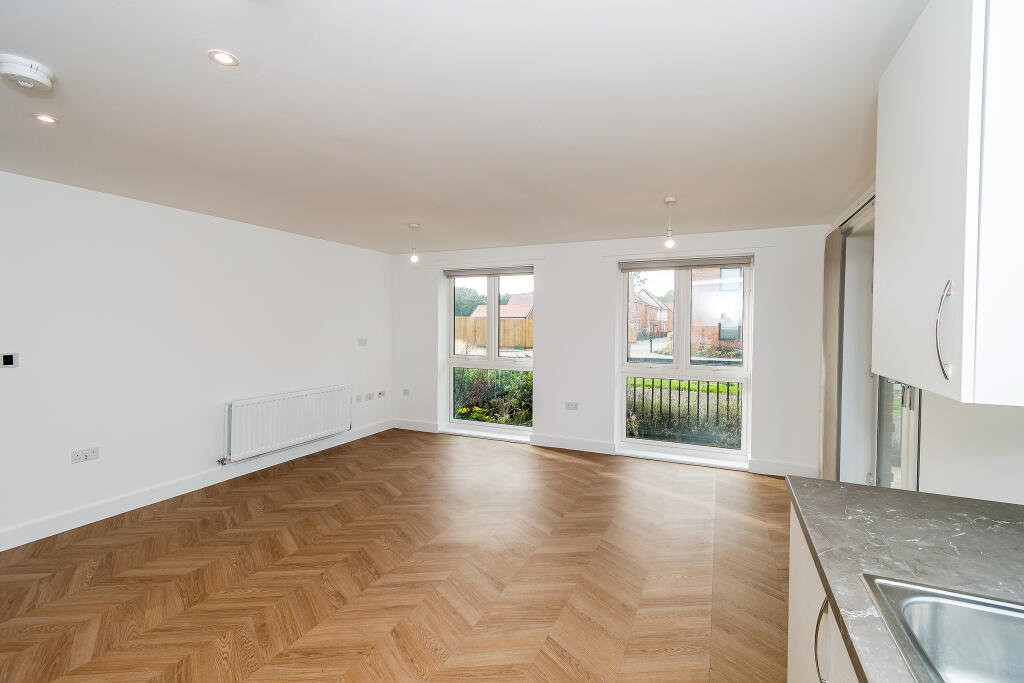Apartment in Winchester, Whiteley - More