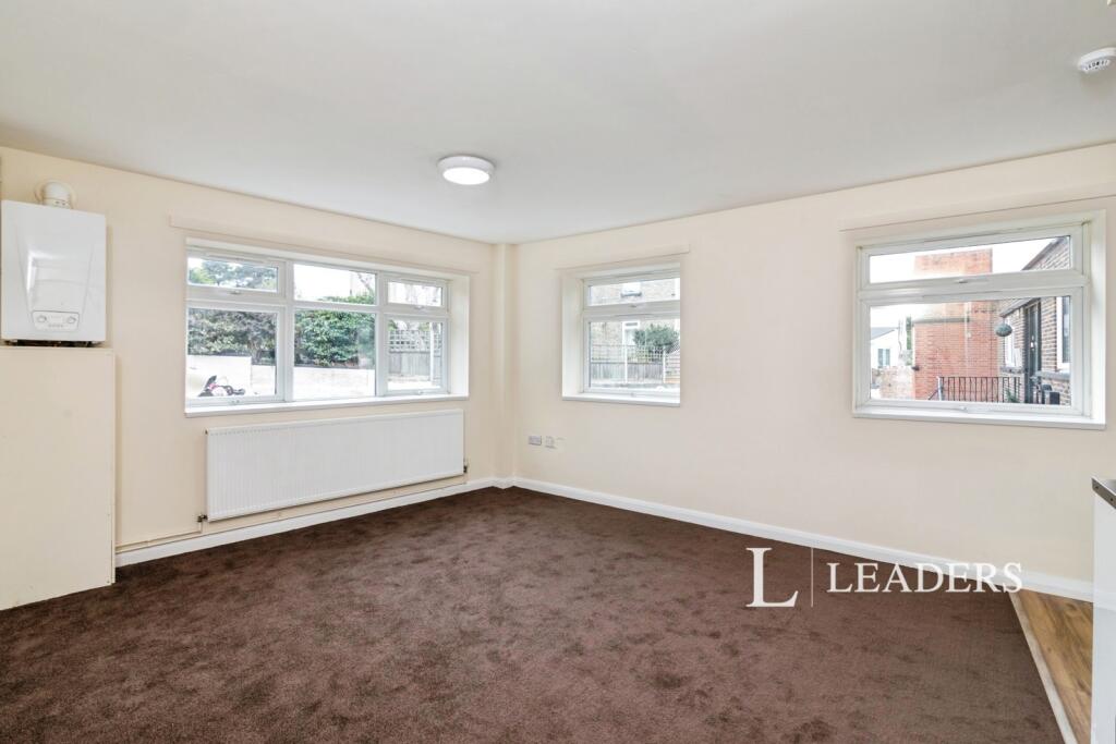 Main image of property: High Street, Gorleston, Great Yarmouth, NR31