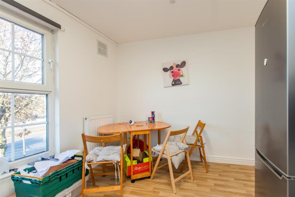 Apartment in Birmingham, Selly Oak - View 5