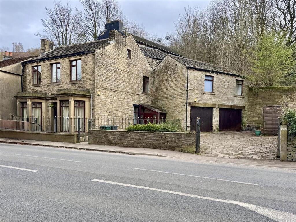 Manchester Road, Huddersfield, West Yorkshire, HD4 5SL - View 4