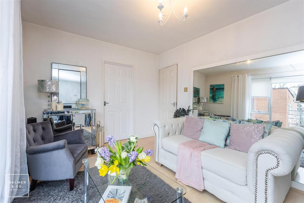 Apartment in Manchester - View 5