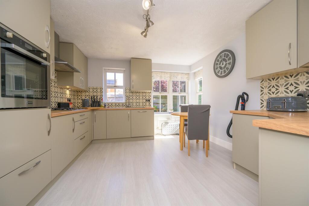 House in Northampton, Burton Latimer - View 4