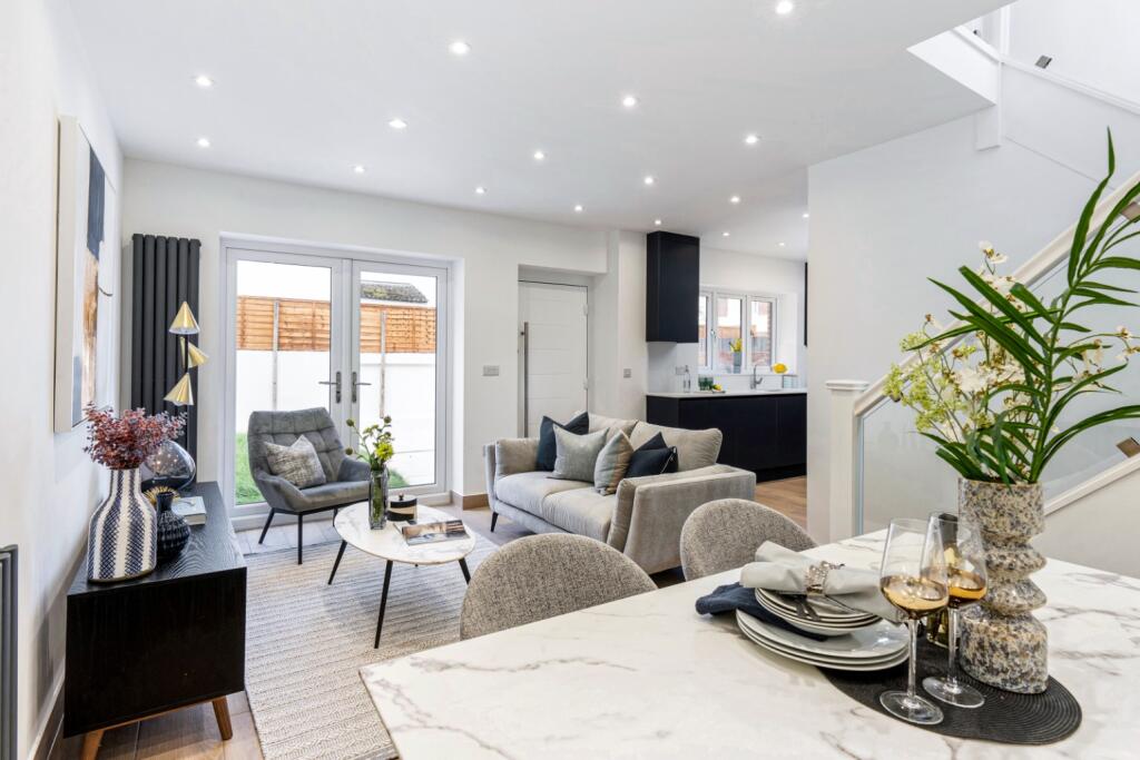 Main image of property: Vale Road, Portslade, Brighton, East Sussex, BN41