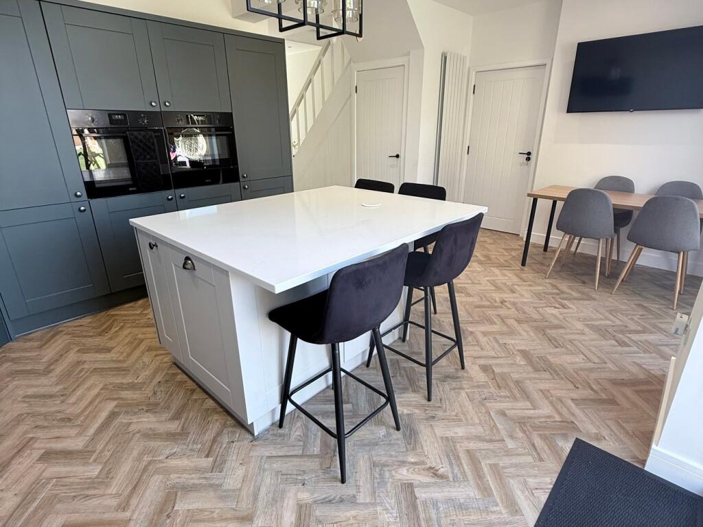 House in Sandwell, West Midlands - More