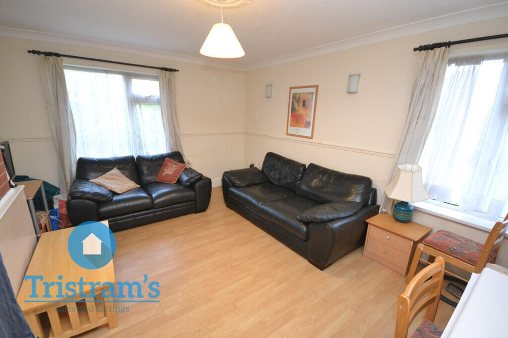 House in Nottingham, Clifton - View 4