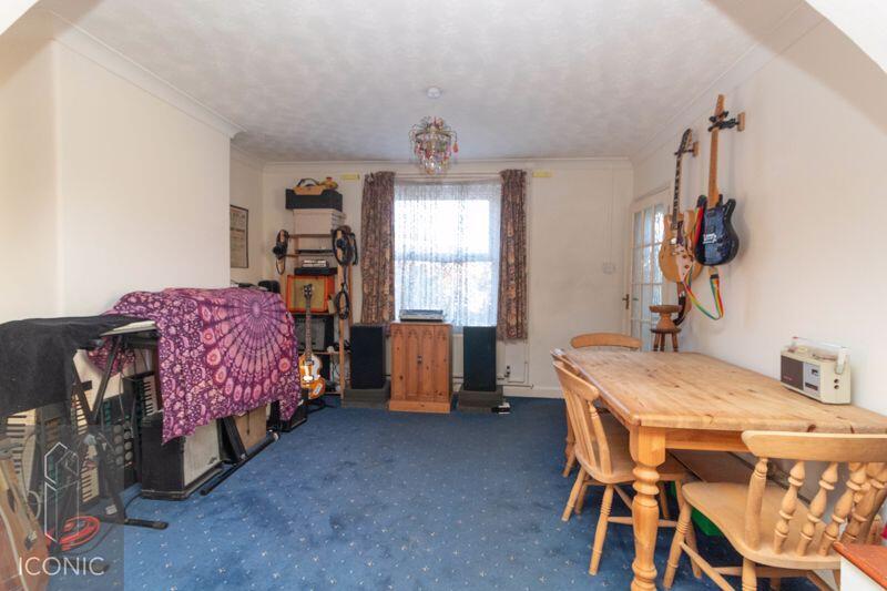 House in South Norfolk, Costessey - More