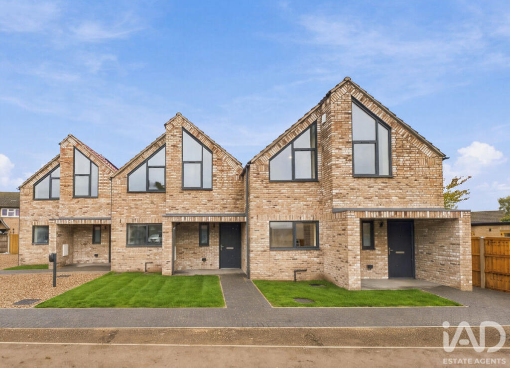 Main image of property: Duck Lane, Haddenham, Cambridgeshire