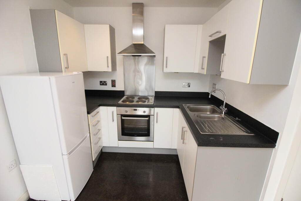Apartment in Croydon - View 3
