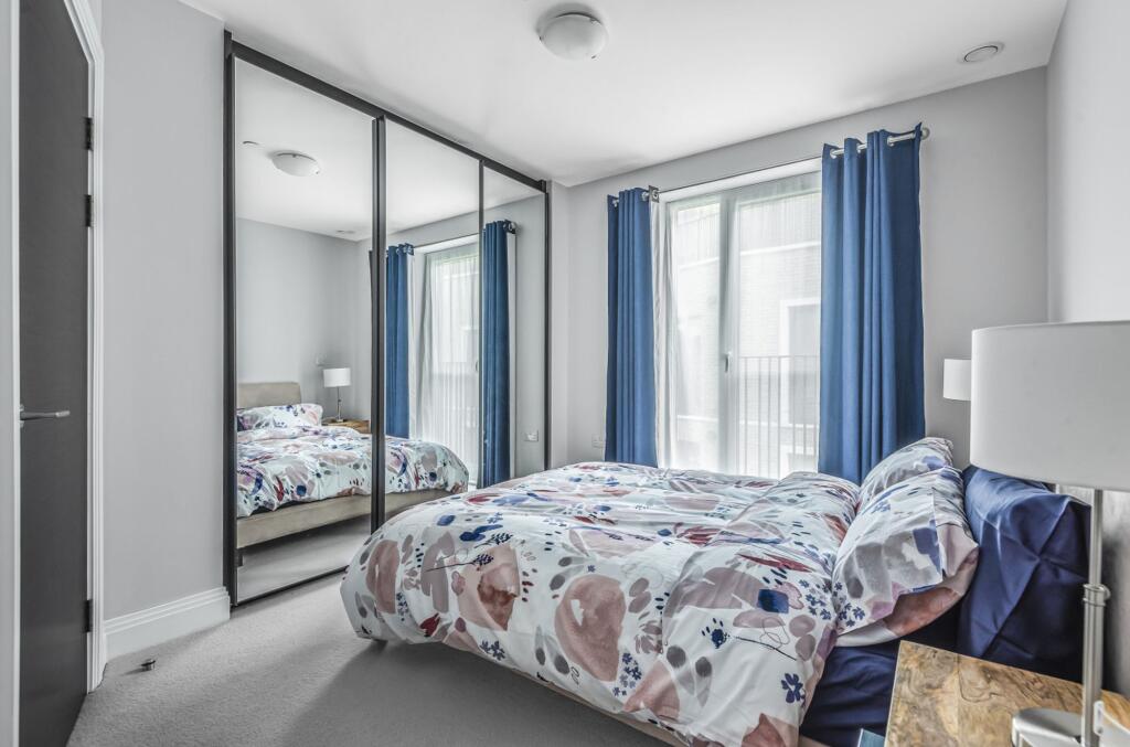 Apartment in Tunbridge Wells, Kent - View 5