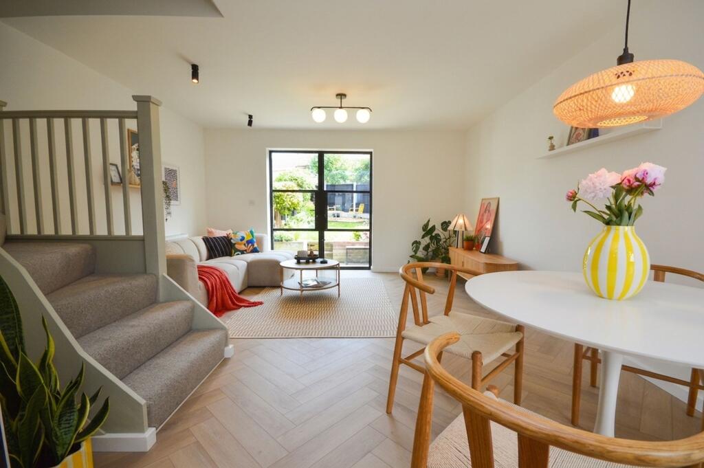 Matthews Drive, Wickersley, S66 photo 4