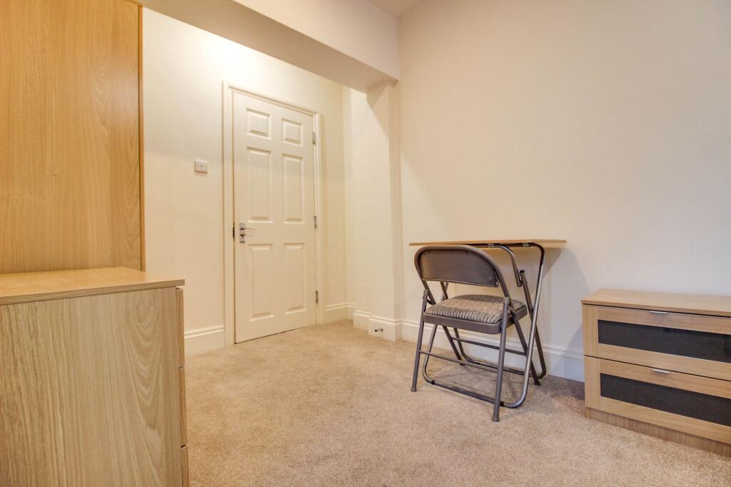 House in Swindon, South Swindon - More