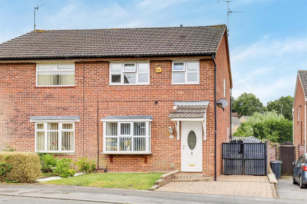 Main image of property: Shacklock Close, Arnold, Nottinghamshire, NG5 9QE
