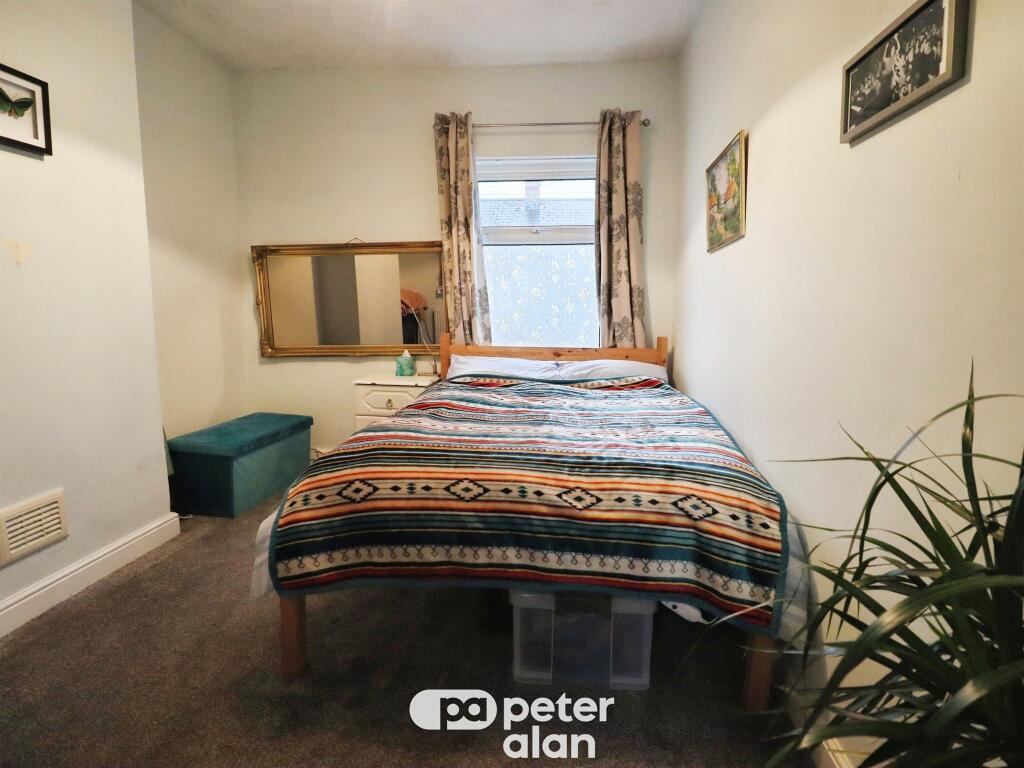 Apartment in Cardiff, Adamsdown - View 3