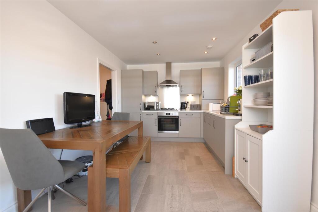 House in Chester, Ellesmere Port - More