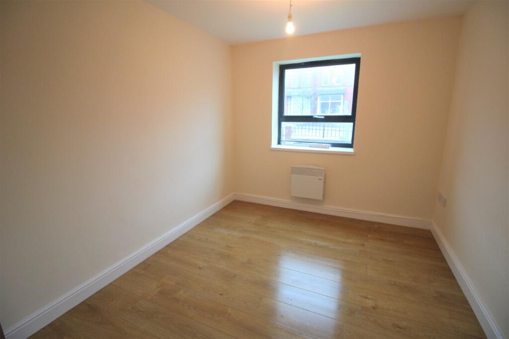 Apartment in Bolton - View 5