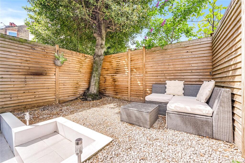 Apartment in London - View 4