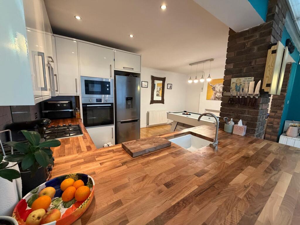 House in St Albans, Cotlandswick, London Colney - More