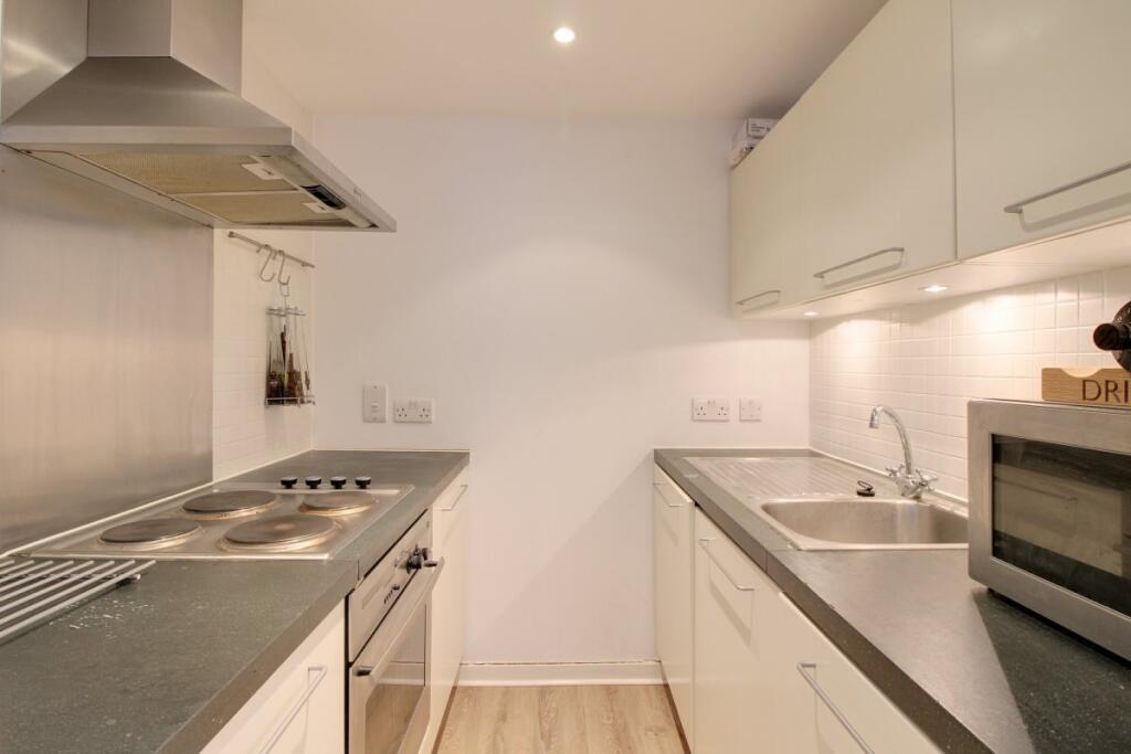 Apartment in London - View 5