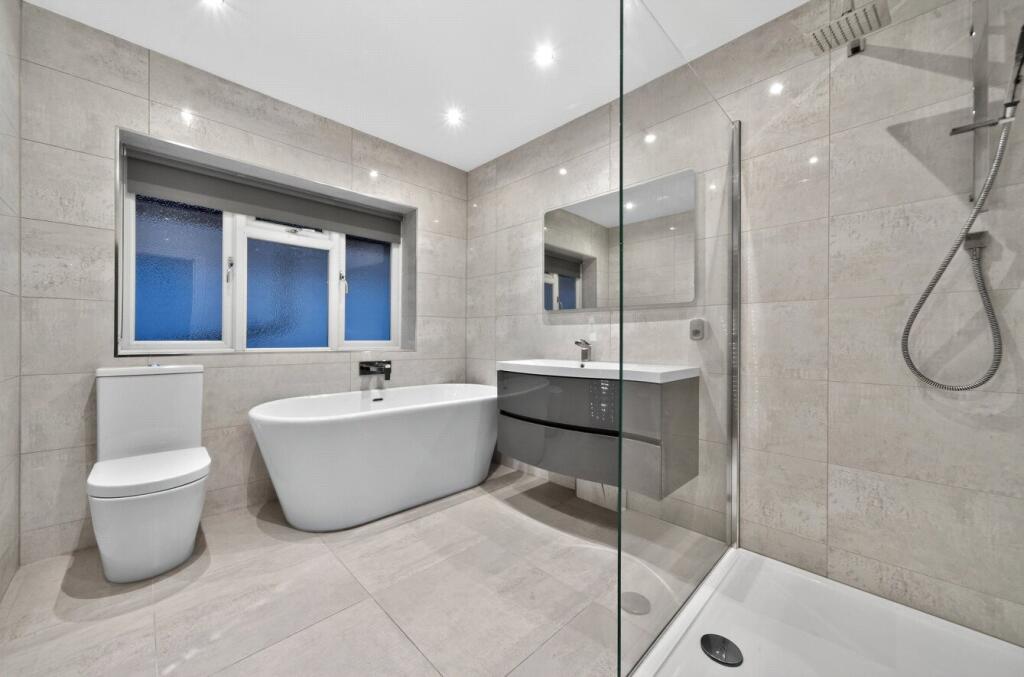 Additional image 21 of Bradmore Way, Brookmans Park, Hatfield, Hertfordshire, AL9