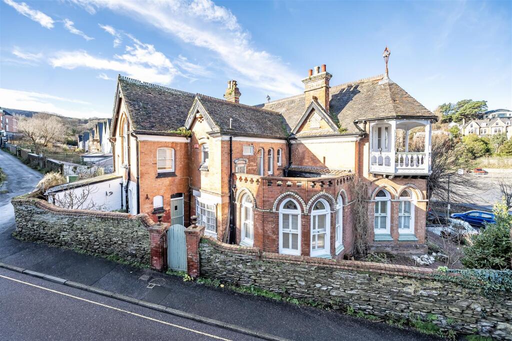 5-bed detached on 1, Brookdale Avenue, Ilfracombe, £275,000