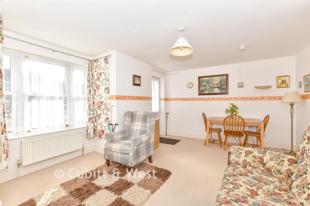 Apartment in Waterlooville, Denmead retail, Denmead - View 5