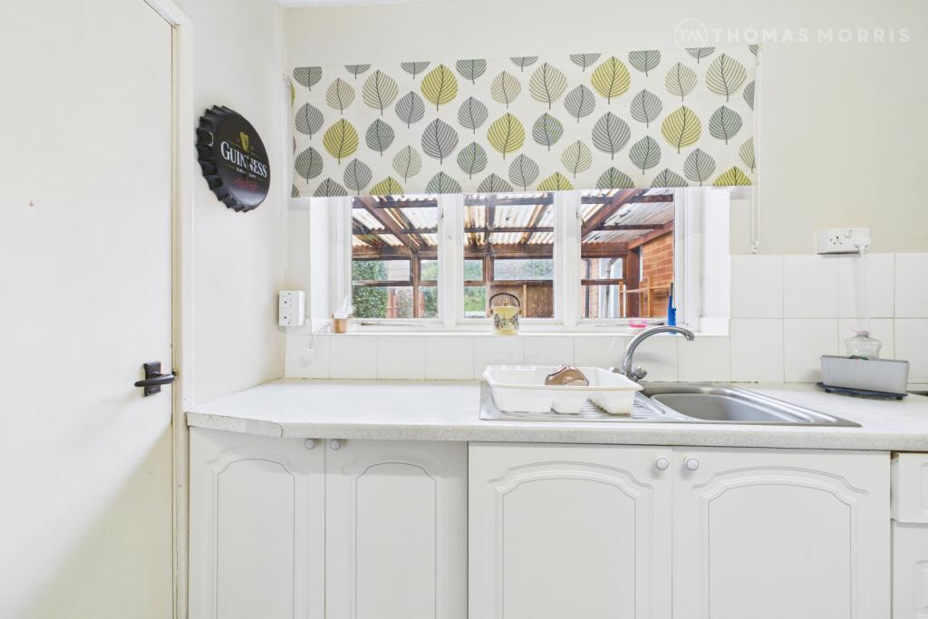 Desborough Road, Hartford, Huntingdon, Cambridgeshire, PE29 photo 4