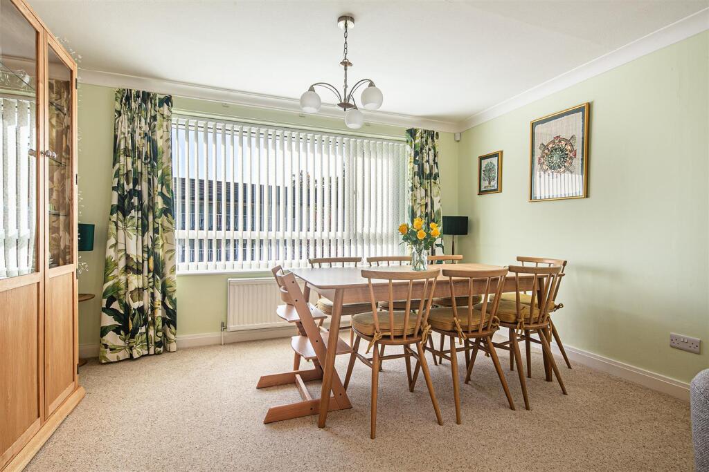Apartment in Sheffield, South Yorkshire - More