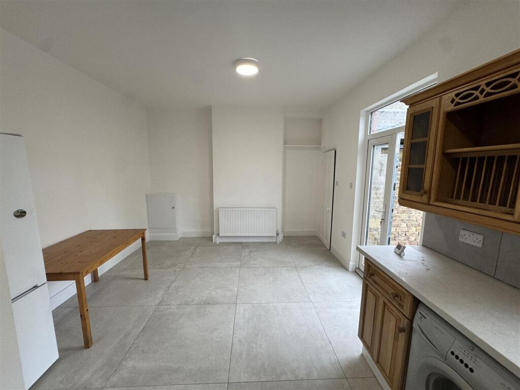 House in London, Bowes Park, Palmers Green - View 4