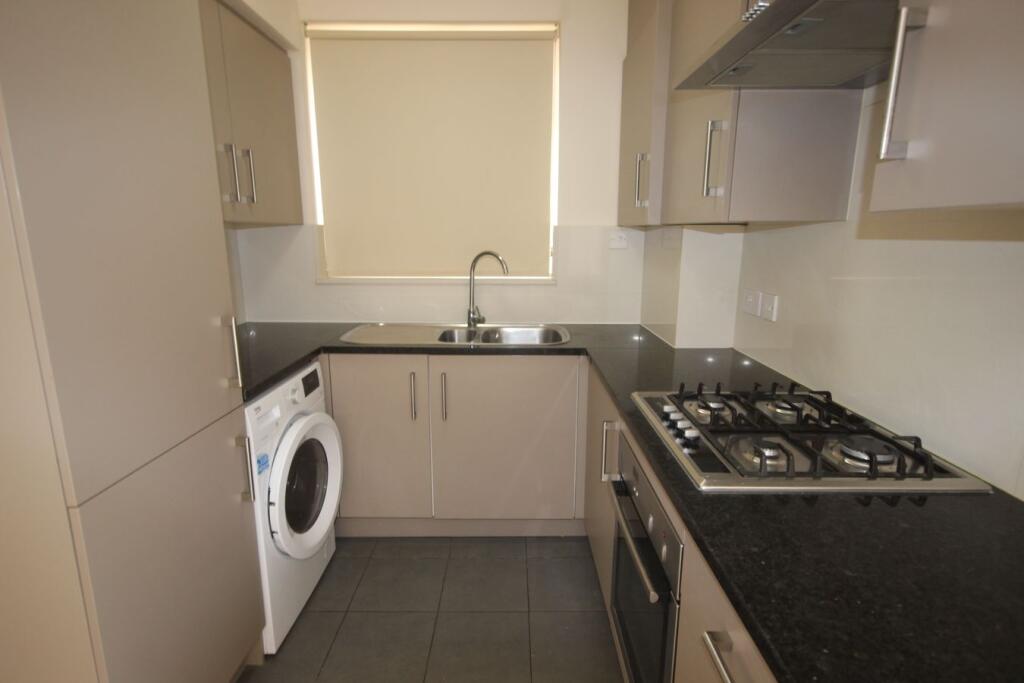 House in Slough - View 4