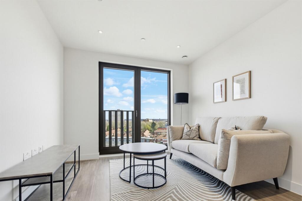 Main image of property: Cardigan Wharf, Glasswater Locks,B4