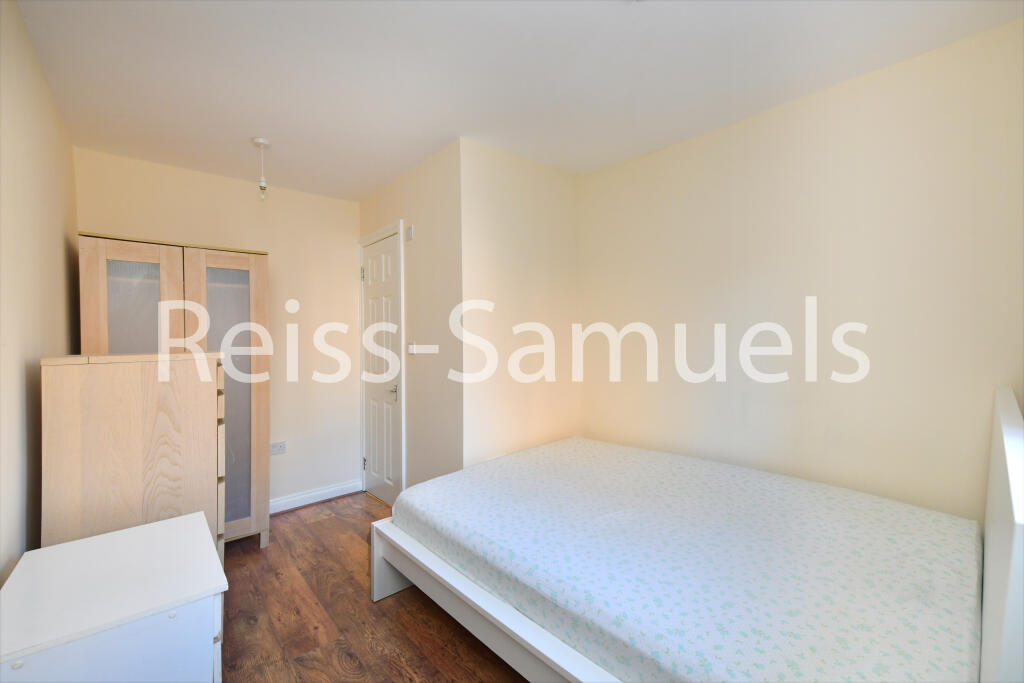5 bedroom town house for rent