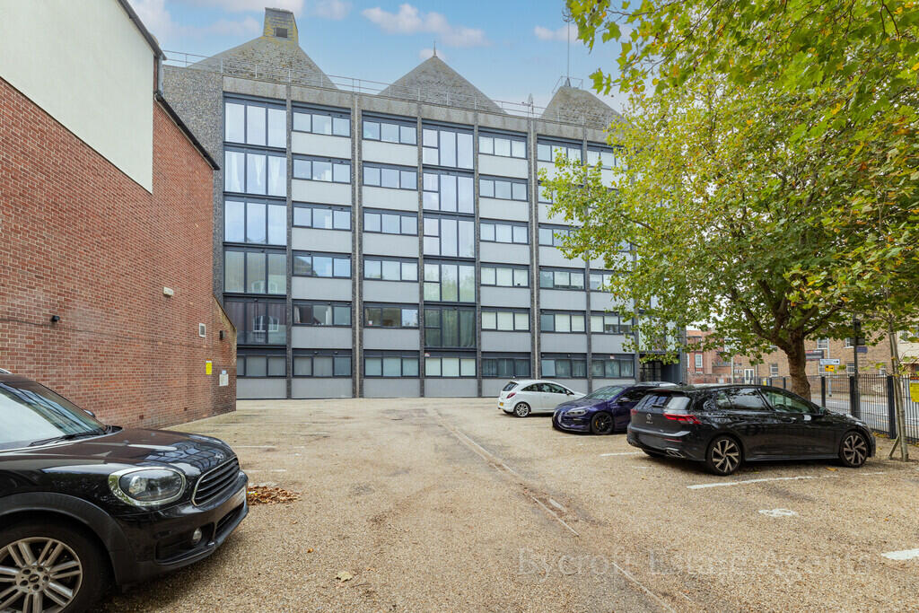 Main image of property: 45 Yarmouth Way