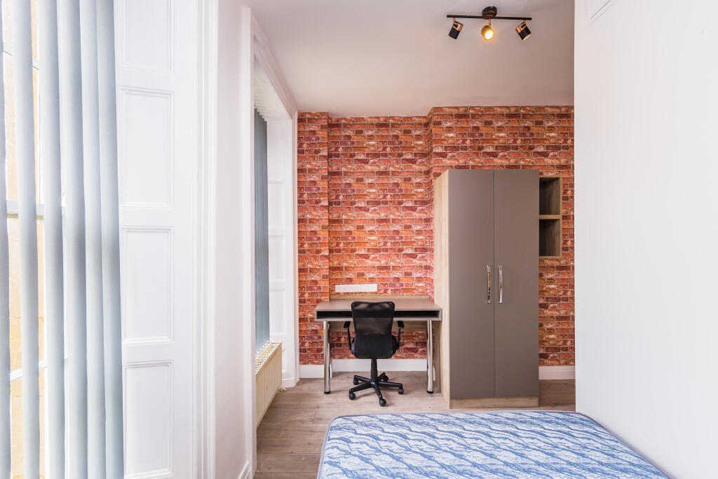 Apartment in Newcastle upon Tyne - View 5