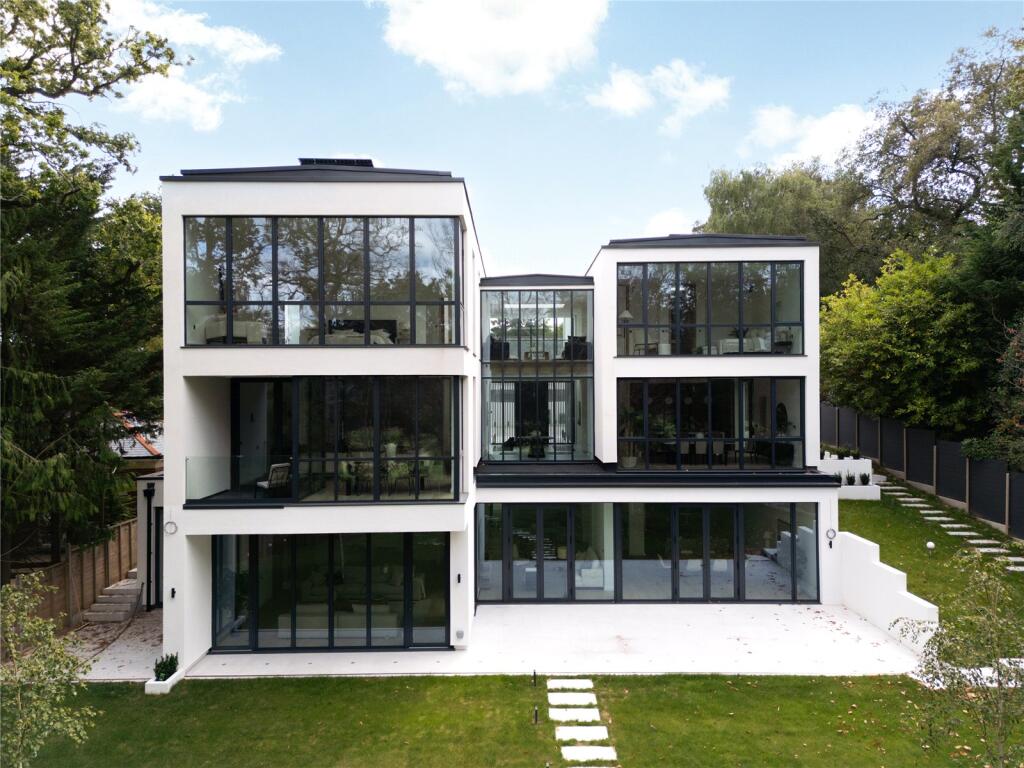 Coombe Hill Road, Kingston Upon Thames, Surrey, KT2 photo 3