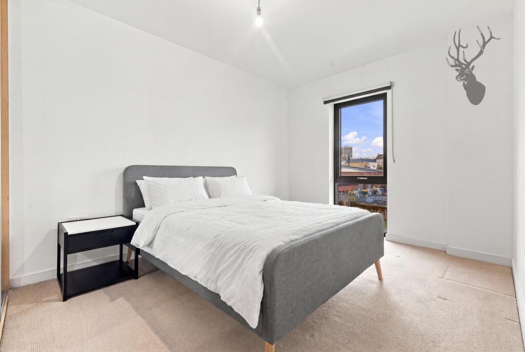Apartment in London - View 5