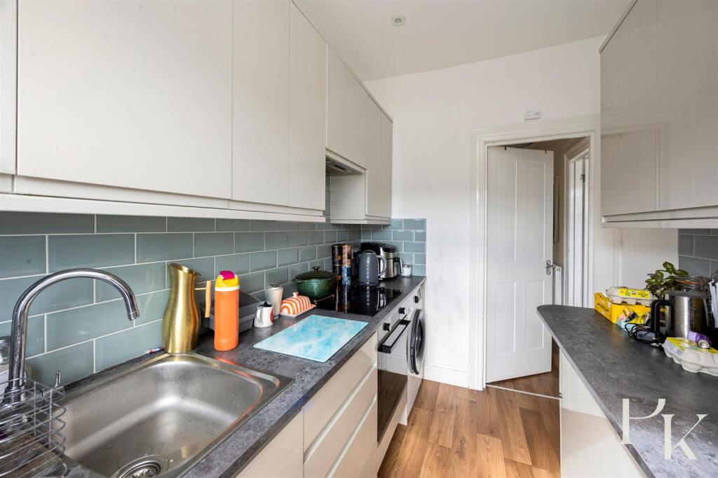 Apartment in Brighton - View 5